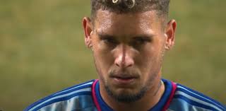 Fluminense se assusta com pedida por atleta e pode não trazer centroavante  nesta janela