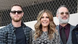 Chet haze, also known as chester marlon hanks, is the son of academy. Chet Hanks Says Parents Tom Hanks And Rita Wilson Aren T Worried After Testing Positive For Coronavirus