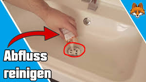 Teppich reinigen backpulver ist ein beliebtes mittel was beim backpulver eigentlich eine reinigende wirkung teppich reinigen teppichreinigung reinigungstipps. Teppich Reinigen Mit Backpulver Schneller Trick Youtube