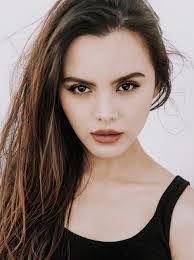 Melissa Shumsky's Instagram, Twitter & Facebook