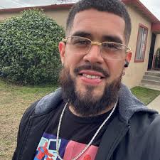 Any advice for a child that like to peel off wallpaper 😭 I don't even know  where to start 😭