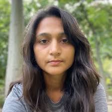 आज हम महिलाओं ने दैनिक भास्कर के सम्पादक से बात करी। उन्हें  @Advait_Prashant जी के बारे में बताया और आचार्य जी के लेख अखबार में छपवाने  की बात कही ...