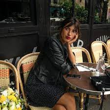 We The Iconic Jacket Selected By Jeanne Damas Iconicessentials Jeannedamas Iconicjacket Jeannedamasxellos Jeanne Damas Style Jeanne Damas Fashion