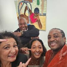 Leslie Singleton's Instagram, Twitter & Facebook