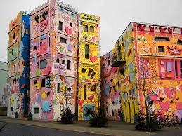 Das ausflugsziel happy rizzi haus wird von 29 wanderern empfohlen. Ein Lustiger Besuch Bis Zum Happy Rizzi House In Bundesland Niedersachsen Strassenkunst Kunst Installationen Bunte Hauser