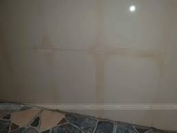 Cách xử lý gạch ốp tường bị ố vàng tốt bất kì nguyên nhân nào