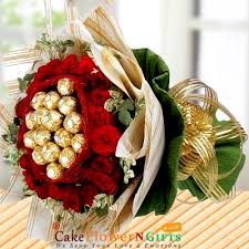 See more ideas about ferrero rocher bouquet, chocolate bouquet, bouquet. Roses Flower And Ferrero Rocher Chocolate Bouquet Cakeflowerngifts Com