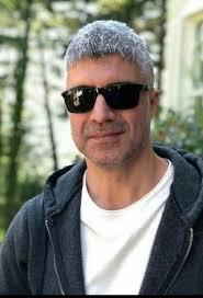 En este video les comparto las emotivas y especiales declaraciones del exitoso actor Ozcan Deniz sobre su vida privada que durante mucho tiempo ha sido el centro de la atención del mundo