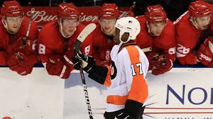 The young and talented canadian hockey player is not. Tossing Banana At Nhl S Wayne Simmonds Nets Man 200 Fine The Globe And Mail