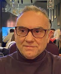 I'm going to try draw king Clawthorne but turn him into what I think his  siblings looked like