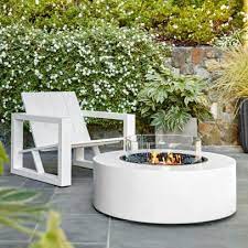 Gas fire pit tables come in various sizes, configurations, and can provide up to 50,000 btu's of heat. 8 Best Propane Fire Pits In 2021 Hgtv