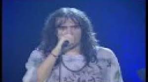 Dentro de los cantantes catalanes más reconocidos tampoco podemos obviar a los integrantes de txarango, un grupo del ripollès que es muy conocido tanto a nivel nacional como internacional que cantan sus canciones en catalán. 13 De Los Mejores Grupos De Musica Catalana Actuales Espectaculosbcn