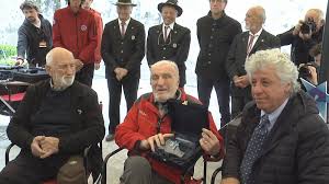 Trento è morto a oltre 91 anni cesare maestri, alpinista, grande arrampicatore, interprete della stagione del sesto grado, soprannominato il ragno delle dolomiti. Folla Ed Emozione Per L Omaggio Del Trento Film Festival A Cesare Maestri Storie Mestieri Tgr Trento