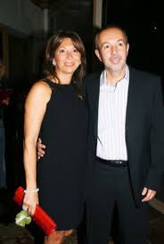 Μάχη μέχρις εσχάτων για έργα τέχνης και ένα. Giannhs Sofia Koysta To Diazygio Twn 180 Ekatommyriwn People Amp Style Eidhseis