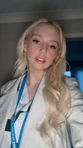 Robyn Mcallister's Instagram, Twitter & Facebook