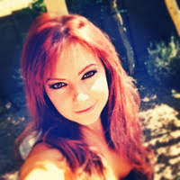 Karen Pasco's Instagram, Twitter & Facebook