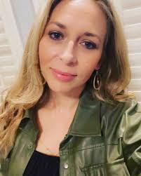 Penny Fernandes's Instagram, Twitter & Facebook