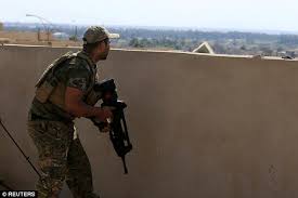 Deportes y actividades al aire libre. Sas Sniper Shot An Isis Jihadi Dead From 1 5miles Away Daily Mail Online