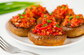 Recetas de champiñones rellenos de chorizo al horno y muchas más recetas de champiñones rellenos al horno. 8 Recetas De Champinones Rellenos Para Chuparse Los Dedos Recetin