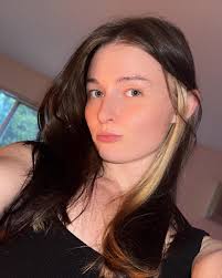 Just a couple girls in love with the moon 🌙