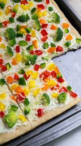 Classic Quick And Easy Crescent Roll Veggie Pizza Recipe Homemade With Simple Ingredients In Veggie Pizza Recipe Homemade Vegetable Pizza Recipe Veggie Pizza