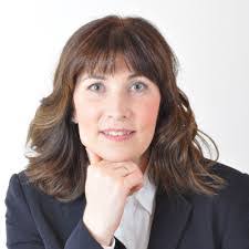 Suzanne Bingham's Instagram, Twitter & Facebook