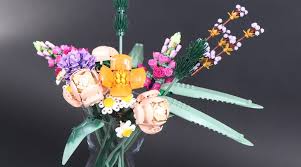 Feb 27, 2013 · so i know that sometimes flowers are the perfect gesture after a death. Lego Botanical Collection 10280 Flower Bouquet Review And Gallery
