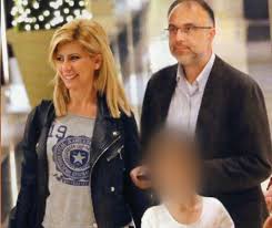 • η ζήνα κουτσελίνη αποφασίζει να πάει στο «the 2night show», όπου μετά την κόντρα που είχε με τις σφήκες και την αποχώρησή της θα συναντήσει, επιτέλους, τηλεοπτικά τον γρηγόρη! Koytselinh Papasta8opoylos Gia Pswnia Me Thn Korh Toys Star Gr