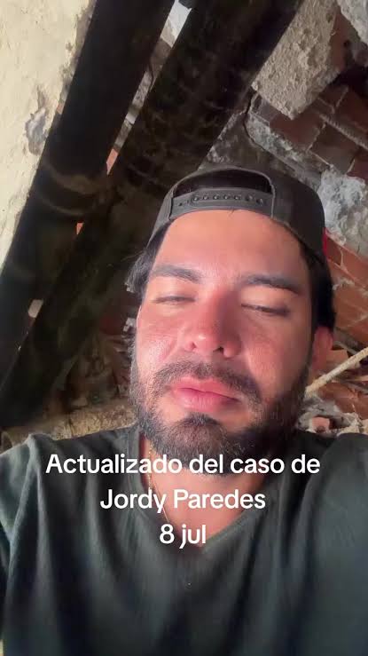 Lenin Peña es un médico pediatra venezolano que continúa buscando a su  novio, Yordy Paredes. Después de los terremotos del pasado 24 de junio de  2026, Peña no pierde la fe de encontrar con vida a ...