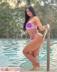 16 hot photos by Monica Vallejo (known as @monicavallejo)