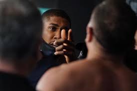 Anthony joshua's ring walk is moments away as he defends his wba, wbo and ibf world heavyweight titles against kubrat pulev. Ozrcqjrnyu0npm