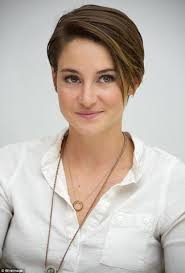 Frisuren halblang mittellang als haartrend 2015 madame. Haare Kurz Schneiden Trotz Dickem Haar Frisur Haare Schneiden Dicke Haare