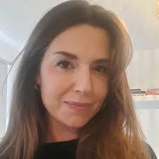 Danielle Thurlow's Instagram, Twitter & Facebook