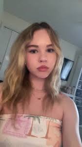 veronica (@vvero.yost)