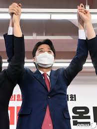 조 대표는 말로만 공정을 내세우는 이준석 후보는 대한민국 상위 1% 특권을 누린 청년에 불과하다며 유승민 친구의 아들, 박근혜 키즈에서. Tg8gyenpfo1irm