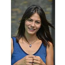 Demet Ozdemir In Erkenci Kus 2018 Turkish Women Beautiful Turkish Beauty Turkish Dress