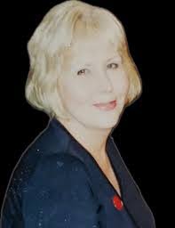 Sarah Gee's Instagram, Twitter & Facebook