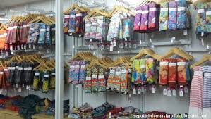 .si a ternyata barangnya lebih laku di bandingkan dengan si b, hal ini karena perhitungan arah rejeki mereka berbeda, jadi bukan karena barang si b tidak baik sebelum anda memulai mencari rejeki, selain tetap harus berdo'a yang paling utama, juga bisa membuka primbon arah keberuntungan hari. 7 Ide Usaha Minim Modal Untuk Dijual Di Kampus Atau Kantormu Jangan Kaget Kalau Laris