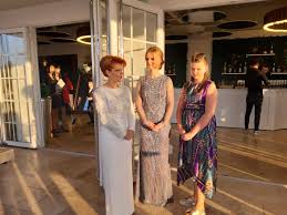 99% din declarațiile negaționiste, xenofobe, rasiste. Nunta Claudiu Manda OlguÅ£a Vasilescu Lider Psd Despre Petrecere Nu Cred CÄ Se LasÄ OlguÅ£a FuratÄ Meniul Ales Este Unul TradiÅ£ional Oltenesc Foto Video