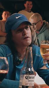 Todavía le quedan micrófonos?