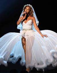 Jul 13, 2020 · feel free to dress up. Beyonce Wedding Gown Topweddingsites Com