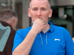 Woman broke Yankee candle over the head of beauty salon robber as she was  getting her nails done