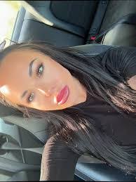 Danielle Gideon's Instagram, Twitter & Facebook