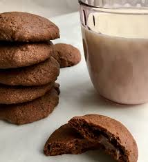 Gefullte Schokolade Cookies Ein Kinderleichtes Rezept Erdbeerschokola De Rezept Schokokekse Rezept Schokokekse Rezepte