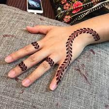 Nah kalau gambar diatas merupakan gambar henna tangan yang simple. Lukisan Inai Simple Tapi Cantik Cikimm Com
