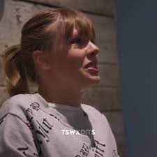 Cant watch miss americana wo crying poor taylor she deserves sm better... |  TikTok