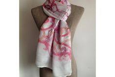 Etole blanche en soie damassée avec voile de calice xixe siècle. 37 Idees De Foulard Etole Et Chale De Mariage Chale De Mariage Etole Foulard