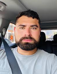 Can any of you clever people turn this into a work profile picture for my  LinkedIn profile please