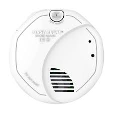 Because both ionization and photoelectric smoke alarms are better at detecting distinctly different yet potentially fatal fires, and because homeowners cannot predict what type of fire might start in a home, the usfa recommends the installation of both ionization and photoelectric or dual sensor. Brk 120 Volt Hardwire Smoke Alarm With Battery Backup Dual Photoelectric And Ionization Smoke Alarms Fire Alarm Battery Operated
