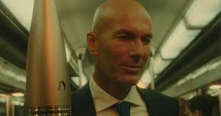 «Zizou !»: la foule acclame Zidane lors de la cérémonie d'ouverture des  Jeux olympiques